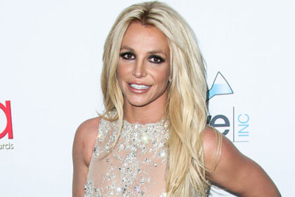 britney-spears-spotted-with-bandage-and-cut-on-her-leg-after-dancing-with-knives:-watch