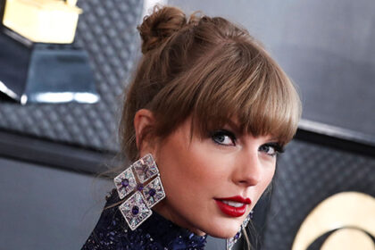 taylor-swift-reportedly-loans-sophie-turner-an-apartment-amid-messy-joe-jonas-divorce