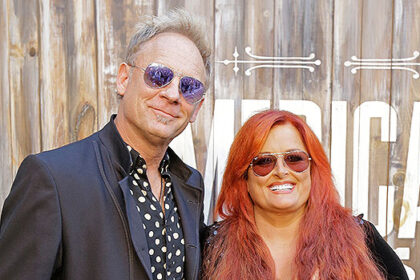 wynonna-judd’s-husband:-everything-to-know-about-cactus-moser-&-her-other-2-marriages