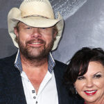 toby-keith’s-wife-tricia-lucus:-everything-to-know-about-their-marriage