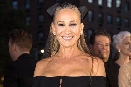 sarah-jessica-parker-uses-this-vitamin-c-eye-balm-in-her-three-step-routine