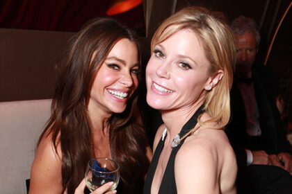 julie-bowen-says-bff-sofia-vergara-is-doing-‘great’-after-divorce-&-surrounded-by-‘wonderful’-family
