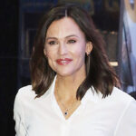 jennifer-garner-tells-working-moms-to-give-themselves-‘grace’-in-new-interview
