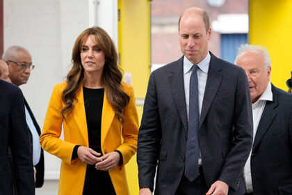 kate-middleton-looks-incredible-in-yellow-blazer-during-mental-health-event-in-uk.-with-prince-william:-photos