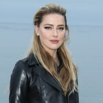 amber-heard-rocks-tank-top-&-uses-cane-on-rare-outing-in-spain-with-sister-whitney-enriquez:-photos