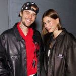 justin-&-hailey-bieber-twin-in-leather-jackets-at-los-angeles-event