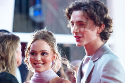 lily-rose-depp’s-dating-history:-timothee-chalamet,-austin-butler,-070-shake-and-more
