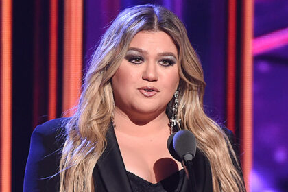 kelly-clarkson-debuts-chic-bangs-on-‘the-kelly-clarkson-show’