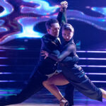 ‘dwts’-recap:-a-fan-favorite-couple-is-eliminated-&-another-achieves-a-perfect-score