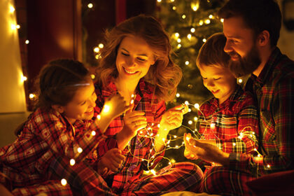 these-plaid-pajama-sets-are-perfect-for-the-whole-family-to-wear-on-christmas