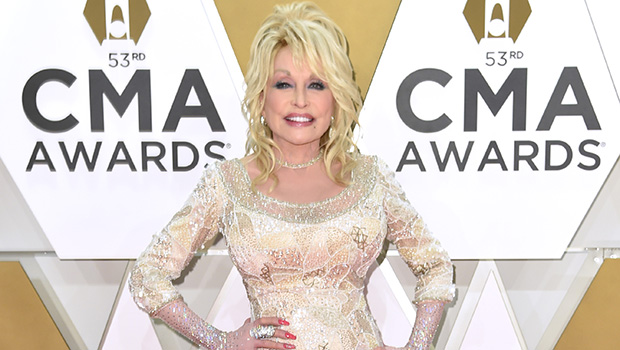 dolly-parton-reveals-why-she-refuses-to-text-anyone-&-still-has-a-fax-machine