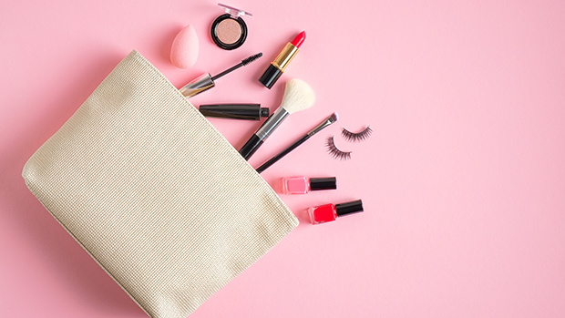 these-fun-makeup-bags-are-under-$10-&-would-make-the-perfect-stocking-stuffer