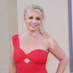 britney-spears-is-all-smiles-while-posing-naked-in-bed-in-new-video:-‘good-morning’