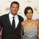 ‘friends’-director-reveals-first-texts-of-‘destroyed’-cast-members-after-matthew-perry’s-death