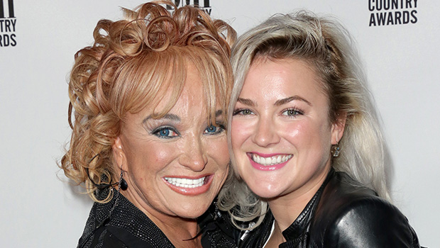 tanya-tucker’s-kids:-get-to-know-her-2-daughters-&-son
