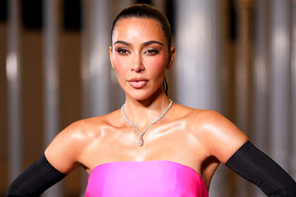 kim-kardashian-reveals-her-secret-lip-tattoo-on-‘the-kardashians’
