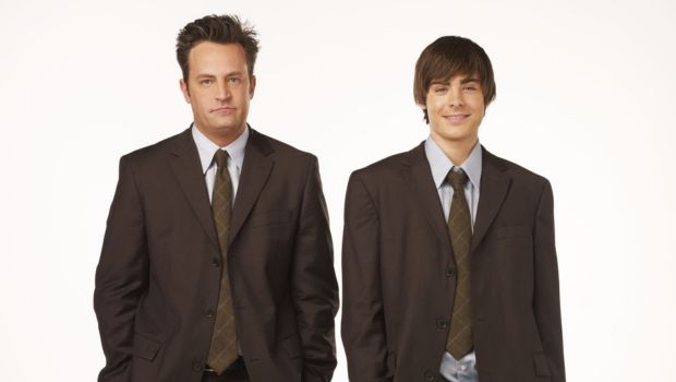 zac-efron-would-be-‘honored’-to-play-matthew-perry-in-biopic:-‘i-looked-up-to-him’