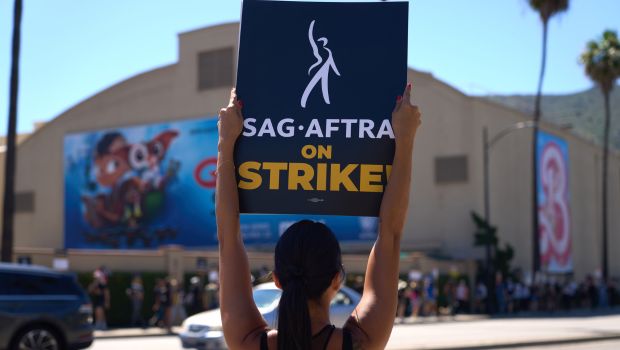 sag-aftra-approves-deal-to-end-historic-118-day-strike