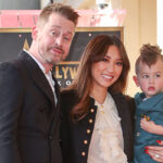 macaulay-culkin-makes-rare-appearance-with-fiancee-brenda-song-and-their-2-sons-at-walk-of-fame-ceremony