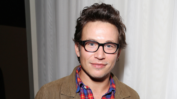 former-child-actor-jonathan-taylor-thomas-looks-unrecognizable-during-rare-public-outing:-photos