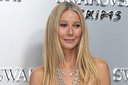 gwyneth-paltrow’s-cream-blush-will-give-your-skin-the-perfect-natural-flush