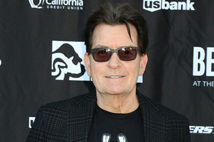 charlie-sheen’s-health:-his-hiv-positive-diagnosis-&-what-he’s-said-about-his-treatment-so-far