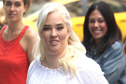 mama-june-and-family-gather-for-funeral-of-anna-‘chickadee’-cardwell-after-her-death-at-29