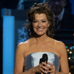 amy-grant-dazzles-in-stunning-strapless-gown-&-more-as-she-co-hosts-‘cma-country-christmas’