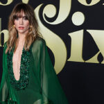 suki-waterhouse-shows-off-baby-bump-while-wearing-crop-top-in-new-video:-watch