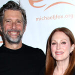 julianne-moore’s-husband:-all-about-bart-freundlich-&-their-20-year-marriage