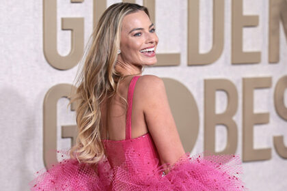 achieve-margot-robbie’s-gorgeous-golden-globes-hair-with-her-exact-products