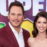chris-pratt-shows-off-his-ripped-abs-in-mirror-selfie-&-thanks-katherine-schwarzenegger-for-keeping-him-motivated