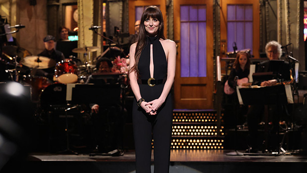 dakota-johnson-declares-taylor-swift-is-‘most-powerful-person-in-america’-in-funny-‘snl’-monologue