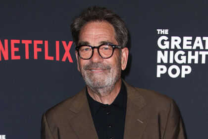huey-lewis’-health:-all-about-the-singer’s-hearing-loss