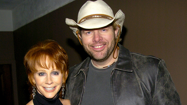 reba-mcentire-mourns-toby-keith-after-his-death-at-62:-‘i-hope-he-rests-in-peace’