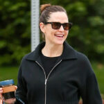 ben-affleck’s-child-seraphina,-15,-debuts-dramatic-new-buzzcut-while-hugging-mom-jennifer-garner-in-sweet-new-photos