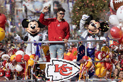patrick-mahomes-spotted-on-disneyland-float-with-mickey-mouse-1-day-after-winning-the-super-bowl:-watch