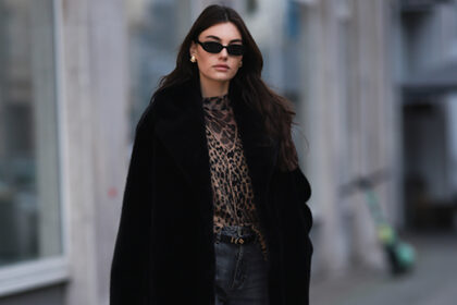 hop-on-the-‘mob-wife-aesthetic’-with-this-trendy-fur-coat