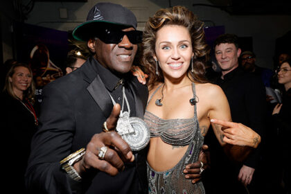 flavor-flav-admits-miley-cyrus-‘smacked’-him-in-the-‘face’-after-he-thought-she-was-gwen-stefani
