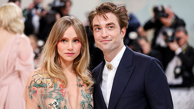 suki-waterhouse-&-robert-pattinson’s-relationship-timeline:-from-dating-to-becoming-parents