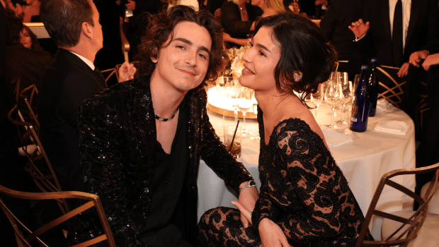 kylie-jenner-is-not-pregnant-with-timothee-chalamet’s-baby,-despite-daniel-tosh’s-claim