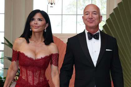 jeff-bezos’-fiancee-lauren-sanchez-simmers-in-sexy-red-dress-at-white-house-state-dinner