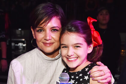 suri-cruise-is-all-grown-up-after-18th-birthday-as-she-steps-out-with-mom-katie-holmes-in-nyc