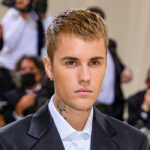 why-justin-bieber-reportedly-cried-in-social-media-photos