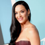 katy-perry-reveals-‘brothers’-luke-bryan-&-lionel-richie’s-reactions-to-her-pregnancy-with-daisy:-watch