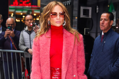 jennifer-lopez-tries-to-explain-what-the-‘orange-drink’-is-in-her-viral-bodega-order