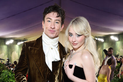 sabrina-carpenter-&-barry-keoghan-are-the-modern-bonnie-&-clyde-in-‘please-please-please’-music-video