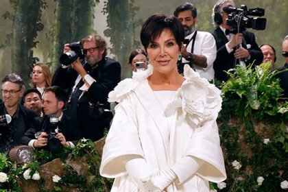 kris-jenner-tearfully-shares-doctors-‘found-something’-in-medical-scans