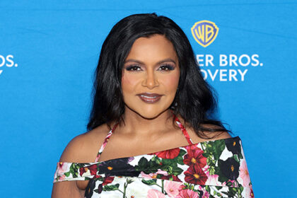 mindy-kaling-rocks-teal-swimsuit-4-months-after-secretly-welcoming-third-child:-photo