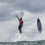 olympian-gabriel-medina-goes-viral-from-surfing-picture